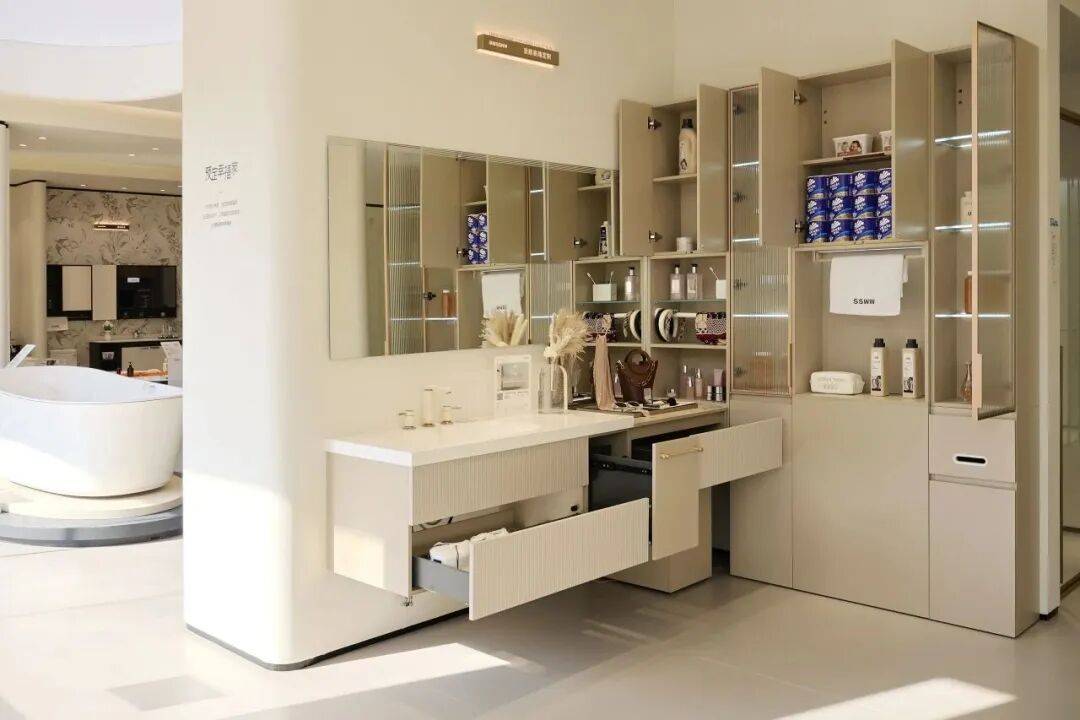 浪鯨衛浴董事長霍成基走訪終端門店 推動門店高質量發展