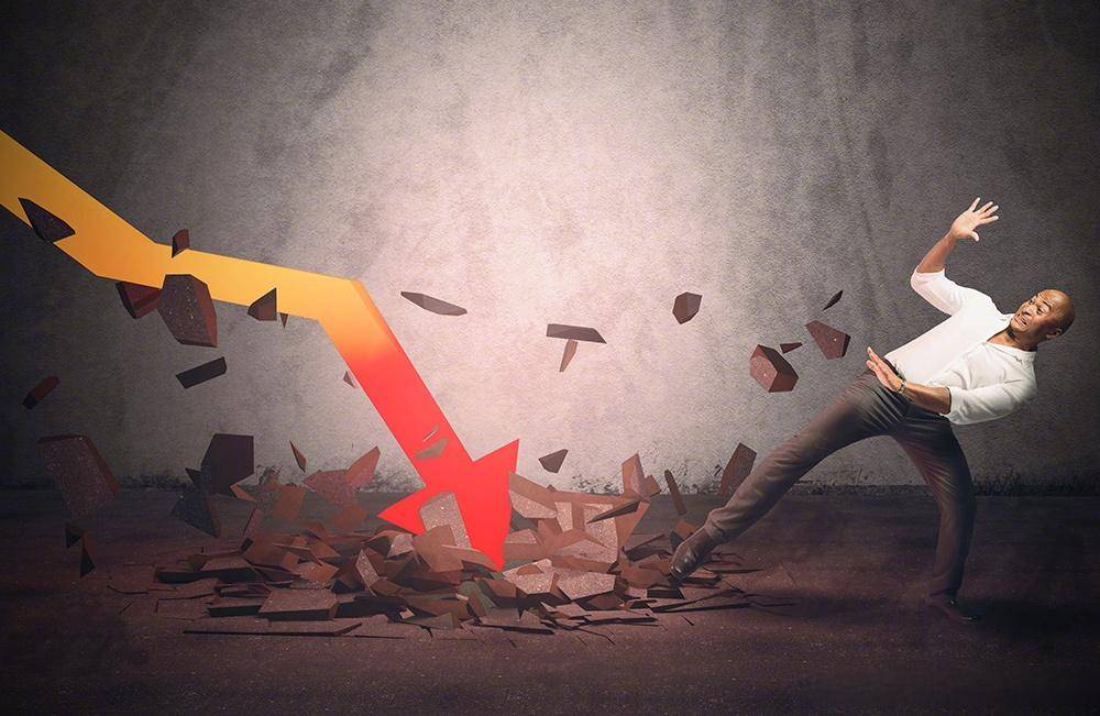 【美股爆發AI恐慌！#Anthropic新工具掀軟體股拋售# ，路透盤中跌超20%】這輪拋售中法律軟體和資料服務公司首當其衝。大摩分析師認為，Anthropic為法律領域推出的新功能加劇了行業競爭。Jefferies的交易員稱SaaS股票遭遇末日式拋售，“人們只是拋售一切，不在乎價格”；如...