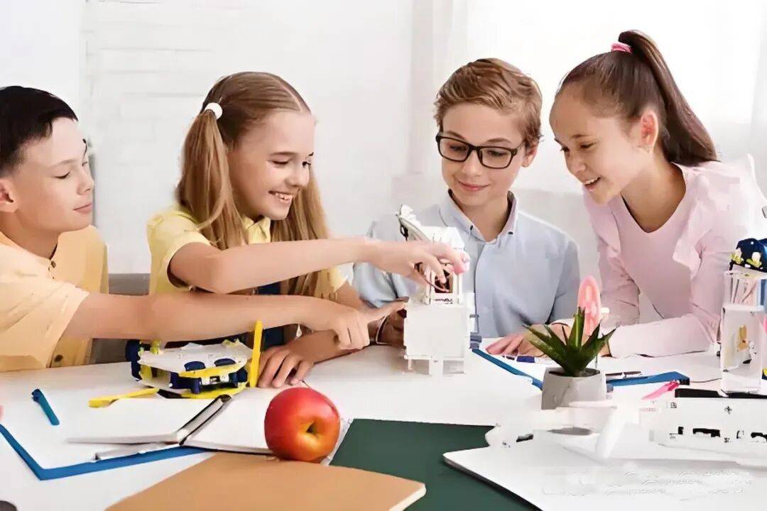 讓教育迴歸本質：喚醒生命，賦能成長|何明程：十二年不擾，才是最好的“育兒藥”