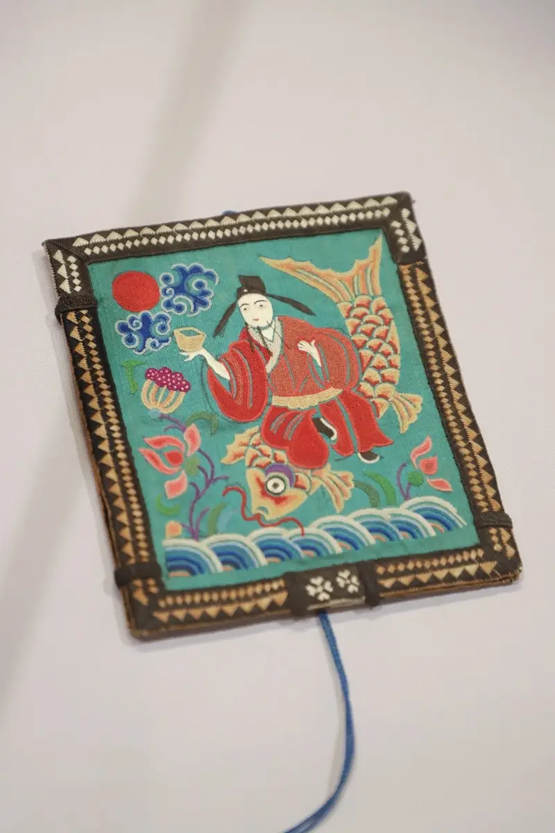 感受盈握之間的荷包與刺繡之美