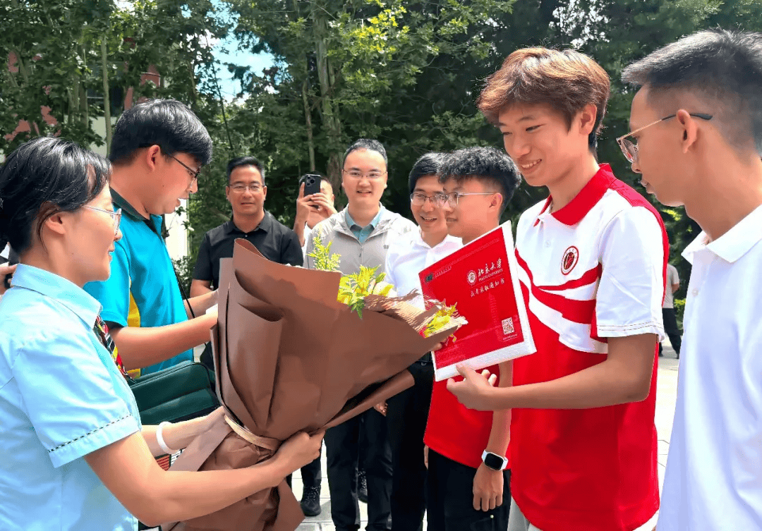 北大十三載傾情幫扶，助推彌渡躋身教育強縣