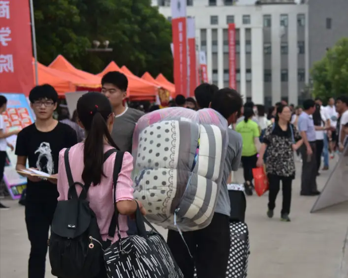 原創準大學生上大學，要不要帶被子？過來人聊聊