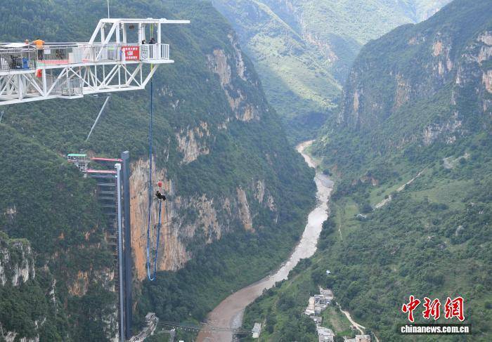 雲南尼珠河大峽谷迎暑期旅遊熱