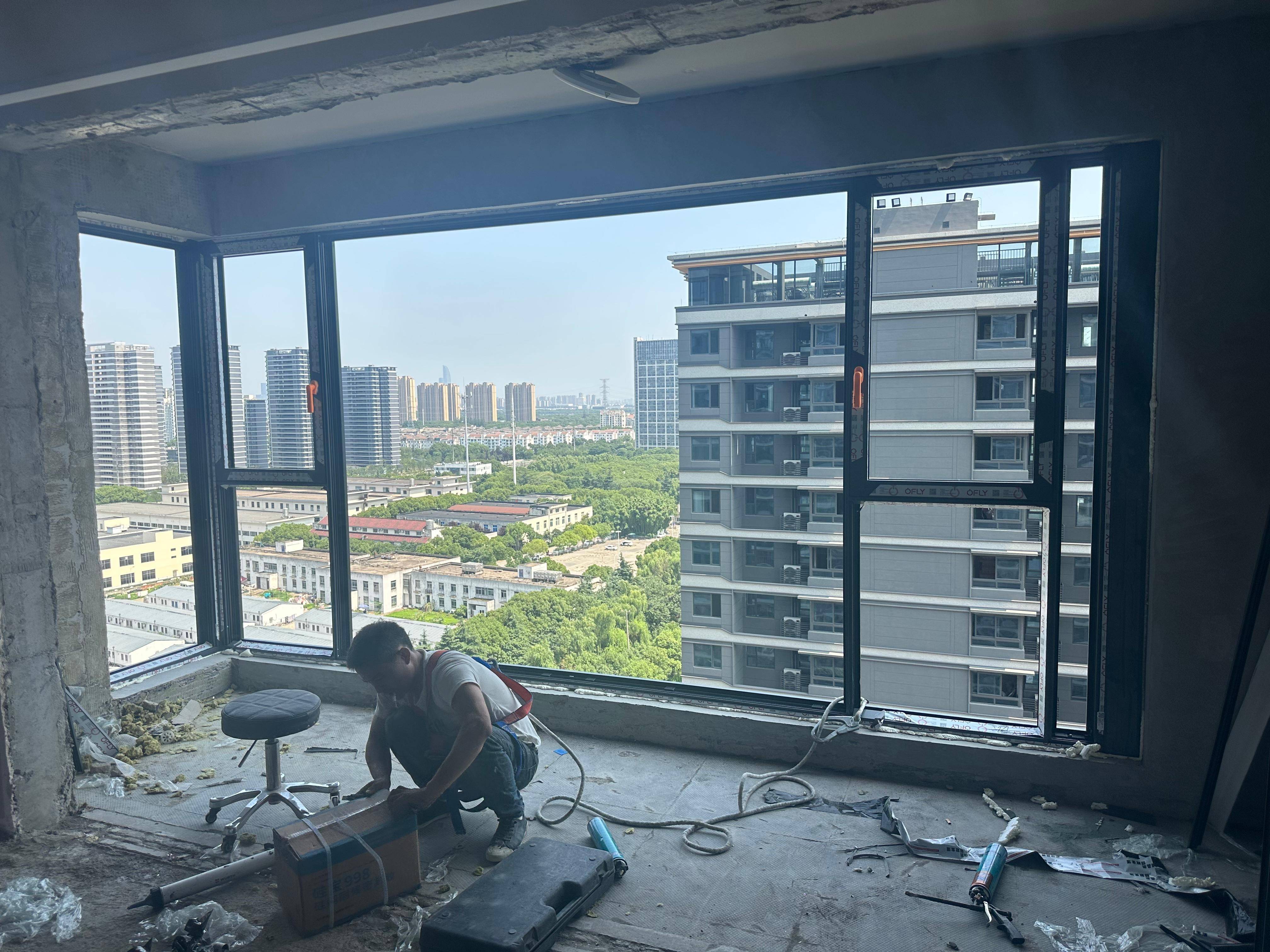 陽臺門窗應用觀察：選型關注點與系統門窗適配梳理