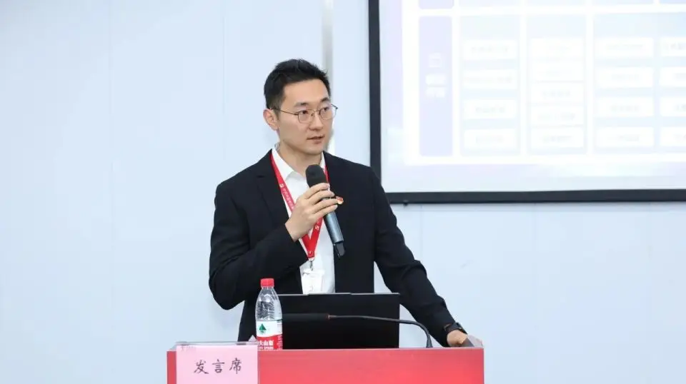 北大博士把論文寫進國產算力萬卡叢集裡
